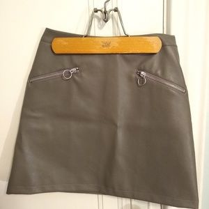 Faux leather zip mini skirt